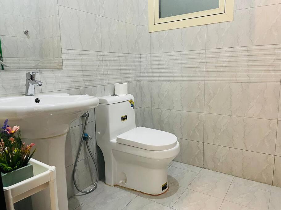 Luxury Private Studio Apartment Close To Airport Abu Dhabi Exterior photo